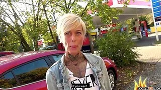 HD POV video of blonde Vicky Hundt unselfish a correct blowjob